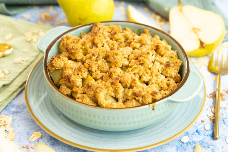 Birnen-Crumble mit Haferflocken
