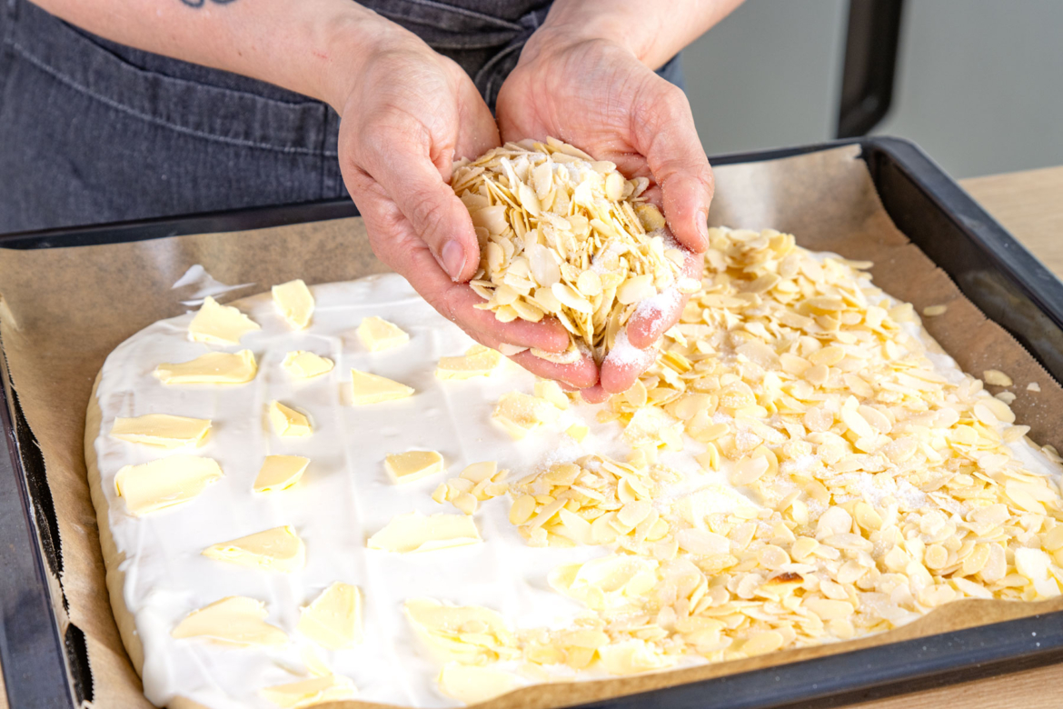 Saftiger Butterkuchen nach Omas Rezept