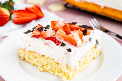 Fantakuchen mit Erdbeeren