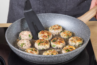 Fleischpflanzerl braten