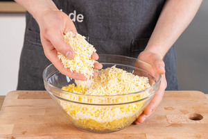 Käse dazugeben