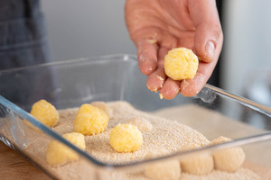Bällchen panieren