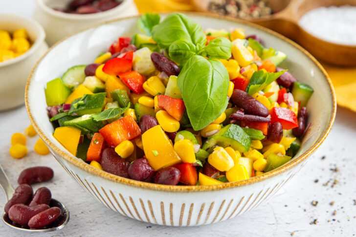 Bunter Kidneybohnen-Mais-Salat