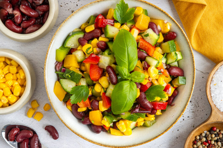 Bunter Kidneybohnen-Mais-Salat