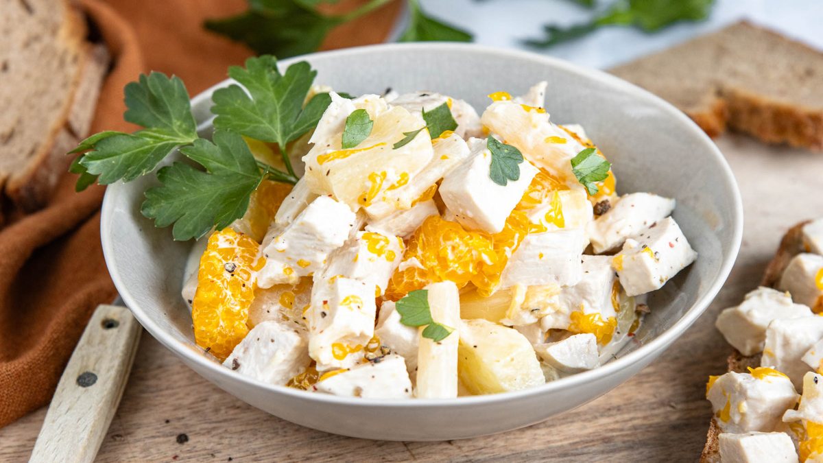 Klassischer Geflügelsalat: schnell & einfach | Rezept - eat.de