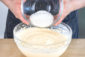 Kokosraspel dazugeben