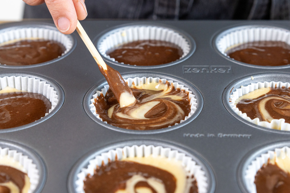 Marmormuffins mit Joghurt: fluffig &amp; saftig | Rezept