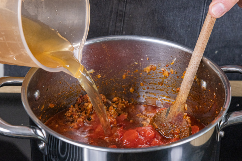 Omas Sauerkrautsuppe mit Kartoffeln und Hackfleisch | Rezept