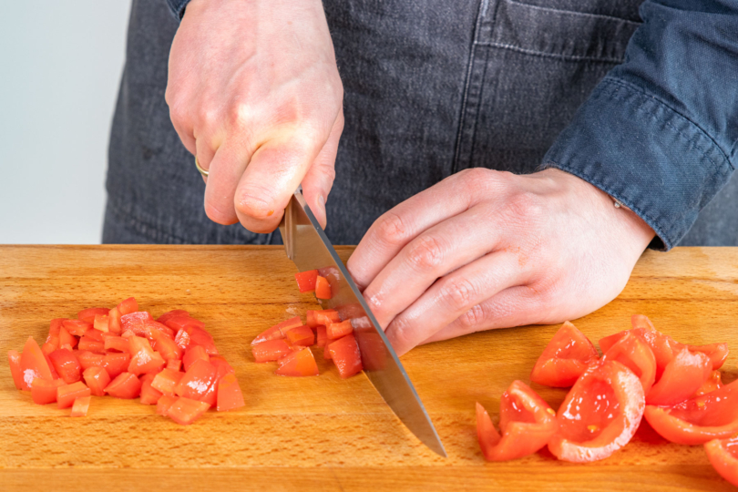 Tomaten würfeln