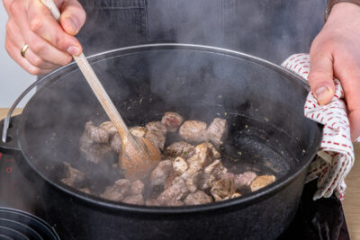 Fleisch anbraten