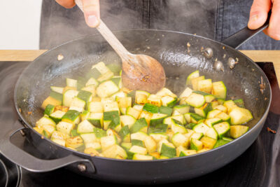 Zucchini anbraten