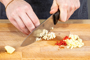 Knoblauch schneiden