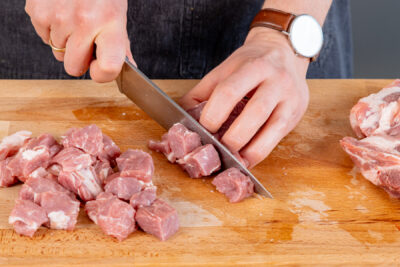 Schweinefleisch schneiden