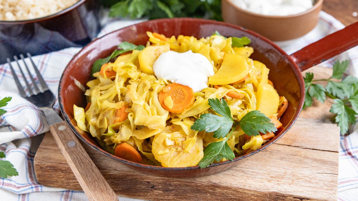 Schnelle vegetarische Spitzkohlpfanne
