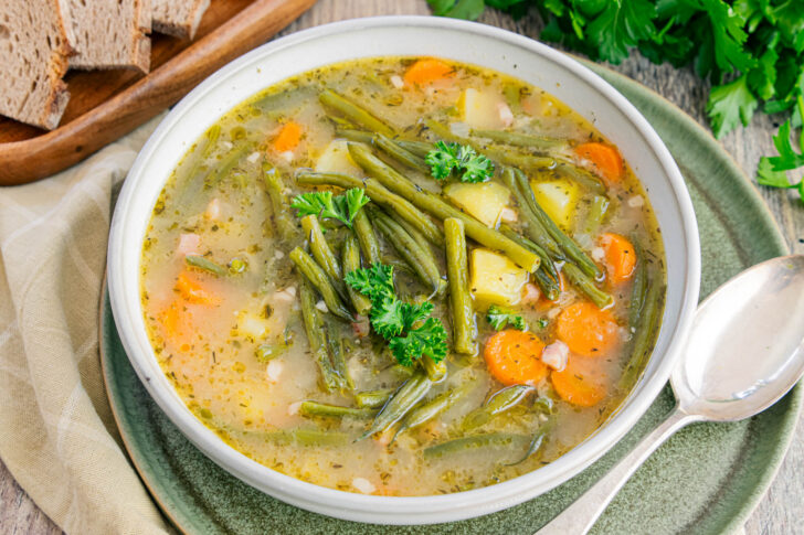 Würzige Schnibbelbohnensuppe