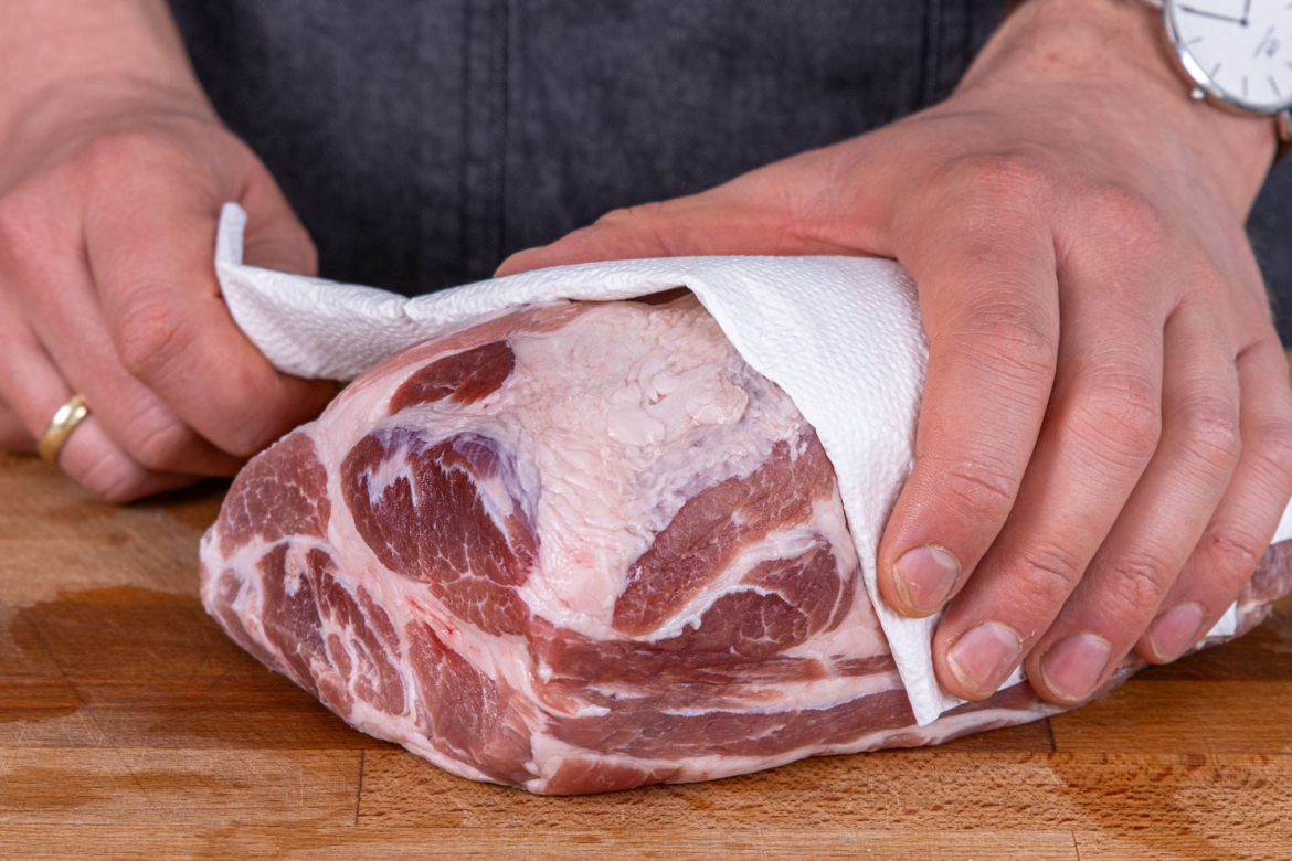 Klassischer Schweinebraten im Backofen Klassischer Schweinebraten im Backofen