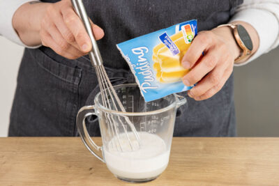 Puddingpulver einrühren