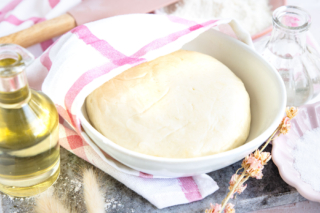 Schnellen Strudelteig selber machen: Grundrezept