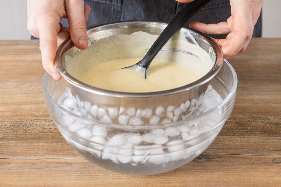 Vanilleeis aus der Eismaschine | Rezept Vanilleeis aus der Eismaschine | Rezept