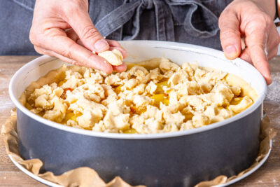 Streusel verteilen