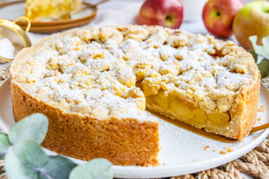 Veganer Apfelkuchen mit Streuseln