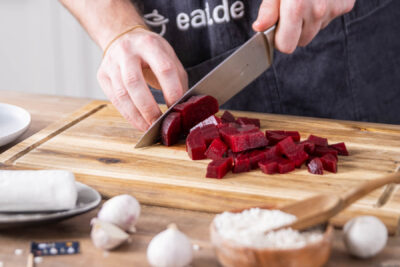 Rote Bete würfeln