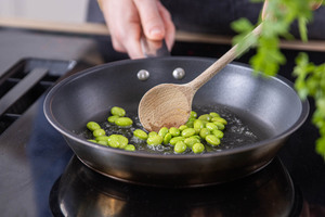 Edamame anschwitzen
