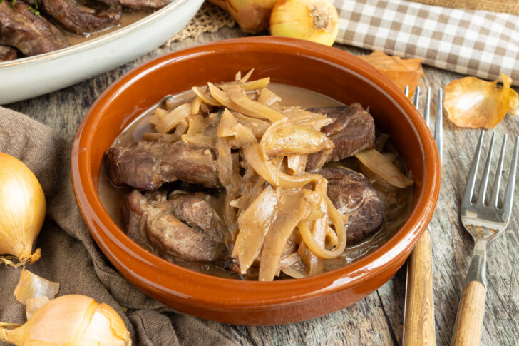 Zwiebelfleisch aus dem Backofen