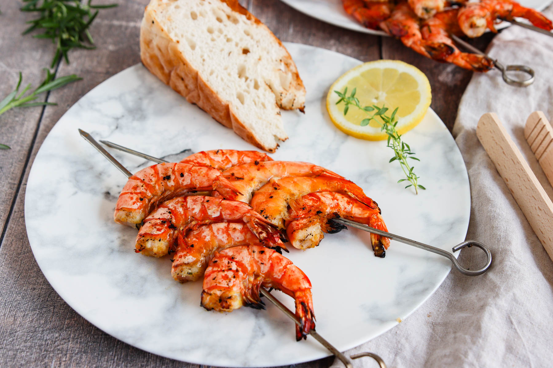 Marinierte Garnelen mit Schale grillen