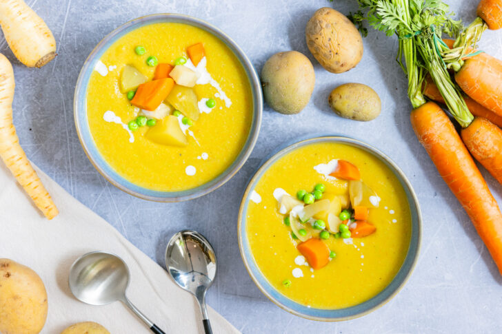 Cremig pürierte Gemüsesuppe