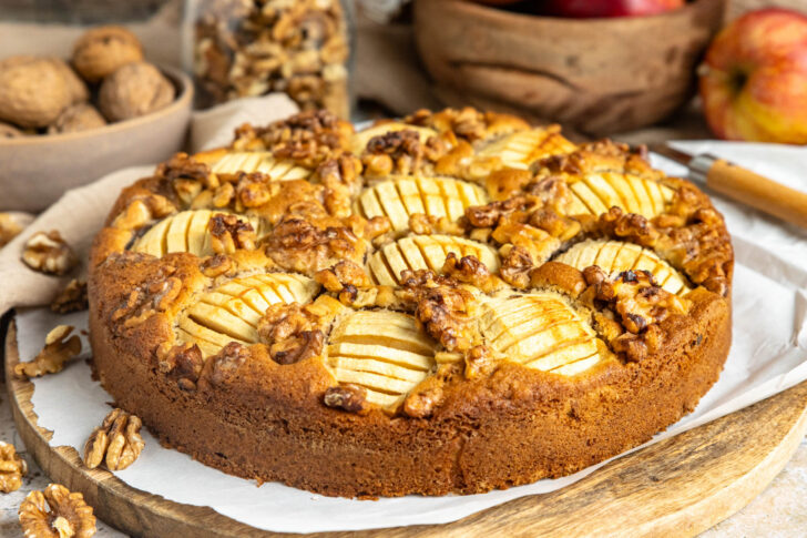 Apfelkuchen mit Walnuss