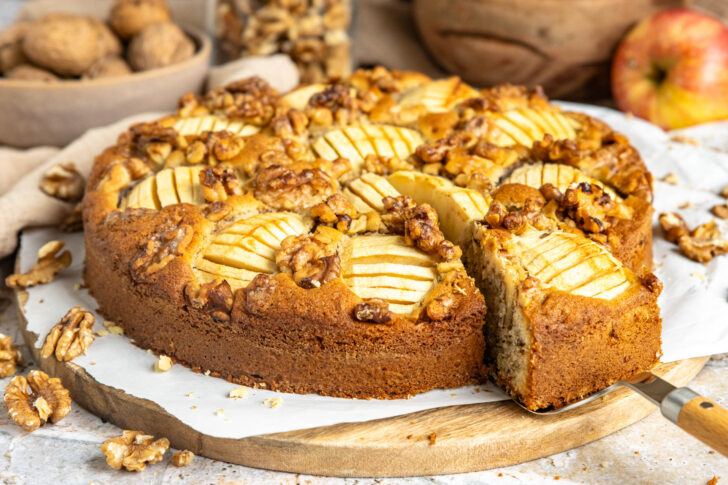 Apfelkuchen mit Walnuss