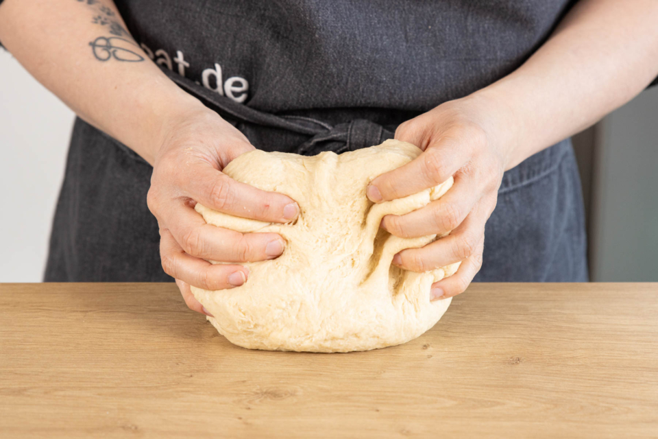 Saftiger Butterkuchen vom Blech | Rezept- eat.de