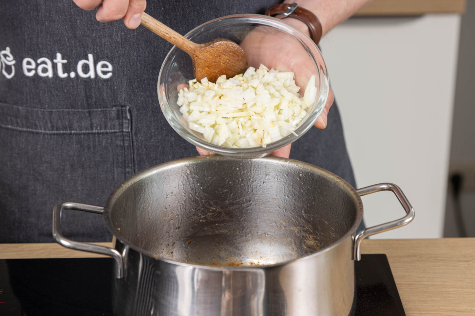 Deftiger Gulaschtopf mit Kartoffeln | Rezept