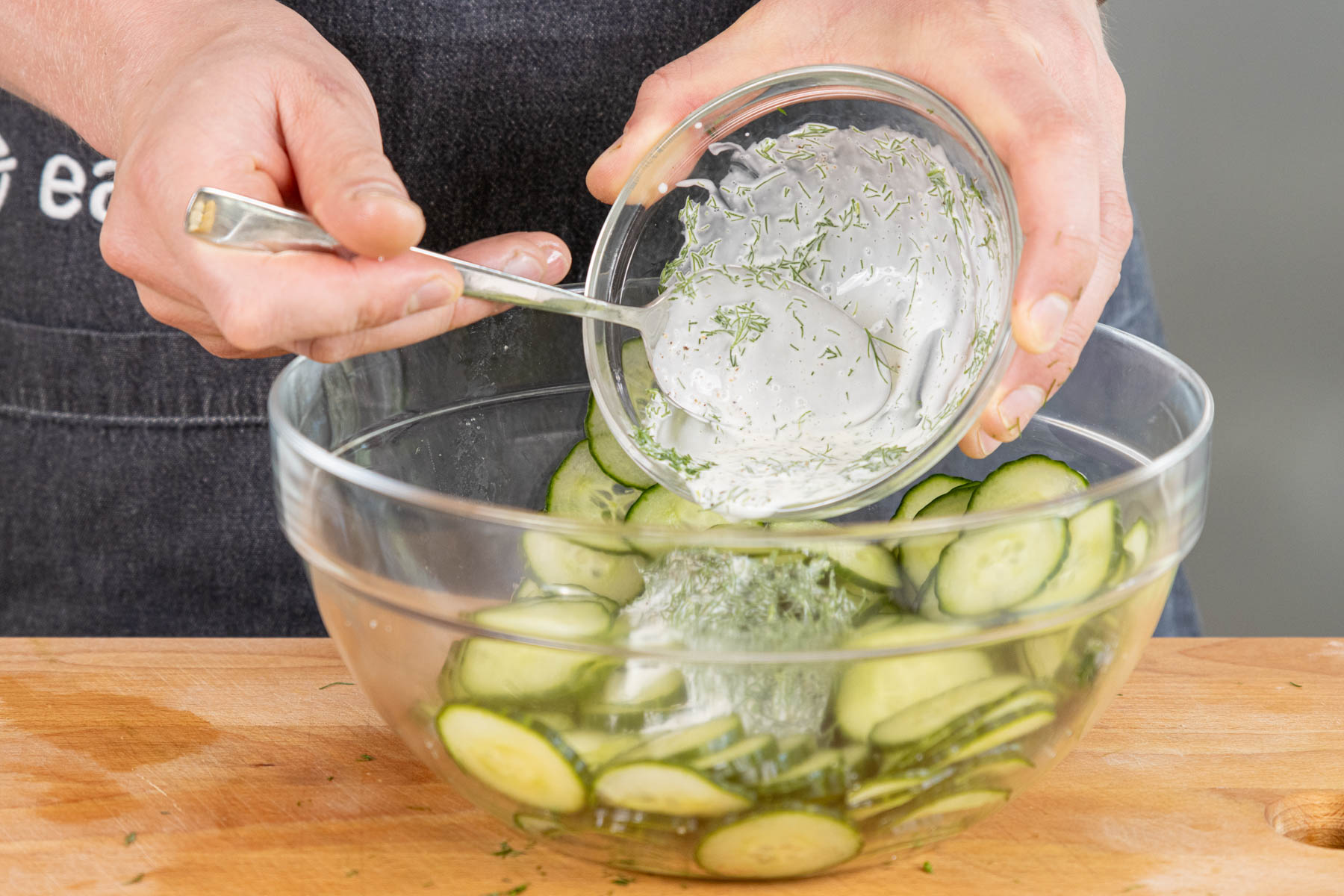 Gurkensalat mit Sahne wie von Oma | Rezept- eat.de