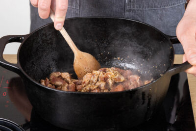 Fleisch anbraten