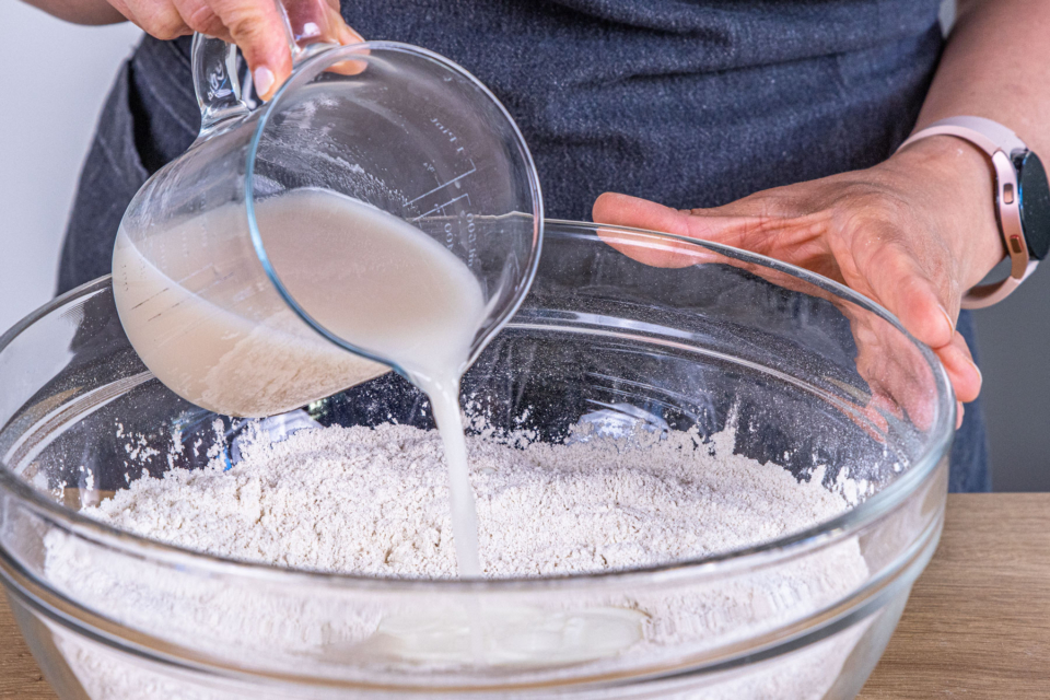 Krustenbrot selber backen: Rezept für Joghurtkruste