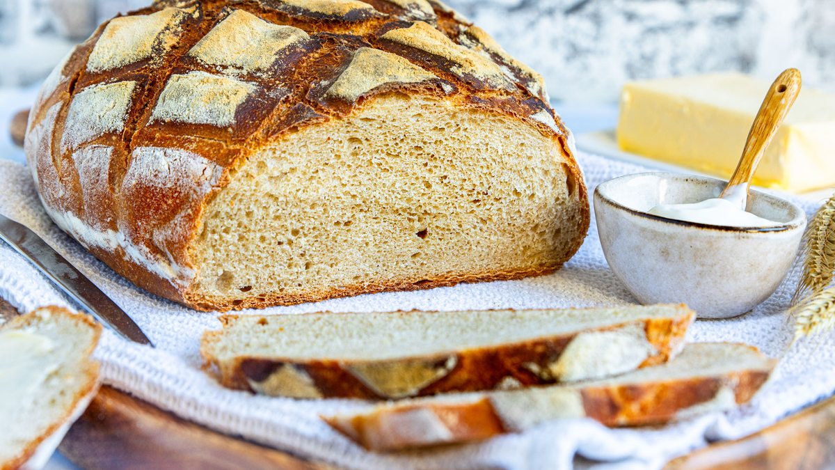 Krustenbrot selber backen: Rezept für Joghurtkruste