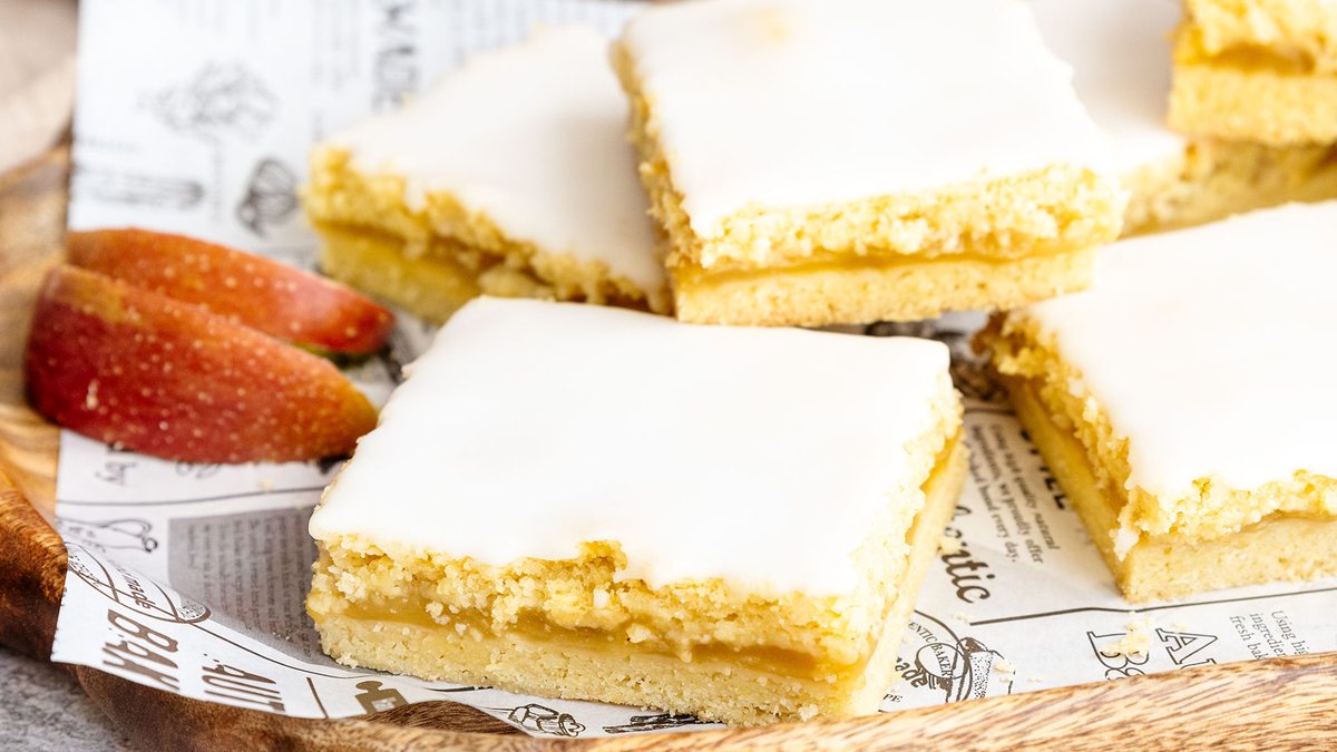 Omas gedeckter Apfelkuchen vom Blech | Rezept - eat.de