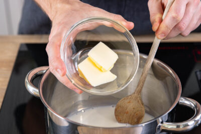 Butter zur Milch geben