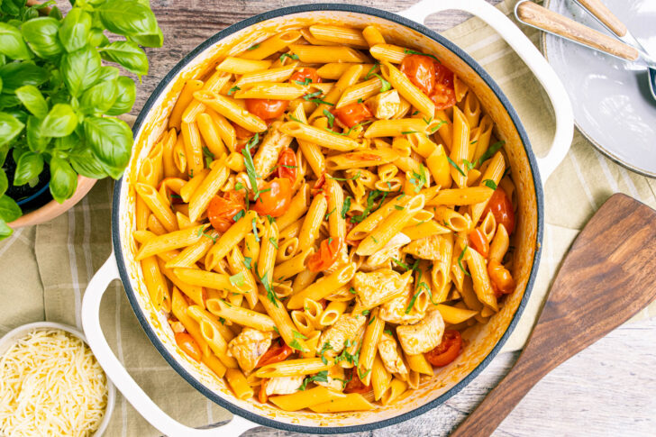 One Pot Pasta mit Hähnchen