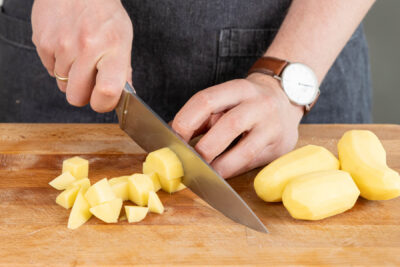 Kartoffeln würfeln