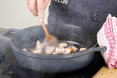 Gulasch anbraten