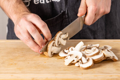 Champignons schneiden