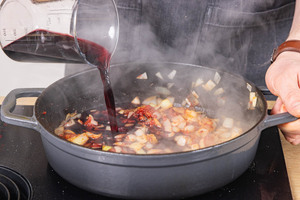 mit Rotwein ablöschen