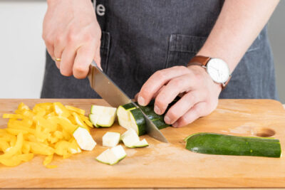 Zucchini würfeln