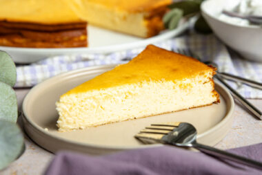 Schneller saftiger Kuchen mit Quark: einfach lecker