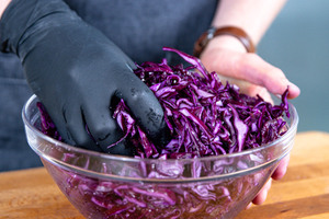 Rotkraut mürbe kneten