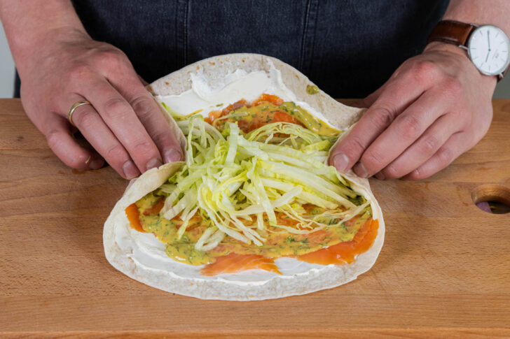 Belegten Wrap einrollen