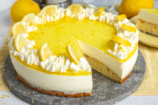 Zitronen-Joghurt-Torte